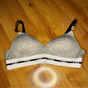 PINK VICTORIA’S SECRET | Wireless 32A Bra